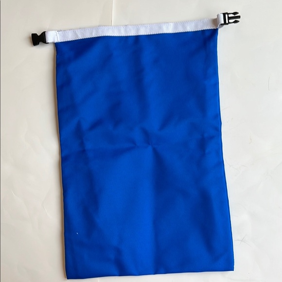 Brooks Blue Wet/Dry Shoe Bag with Roll Top - Picture 2 of 6